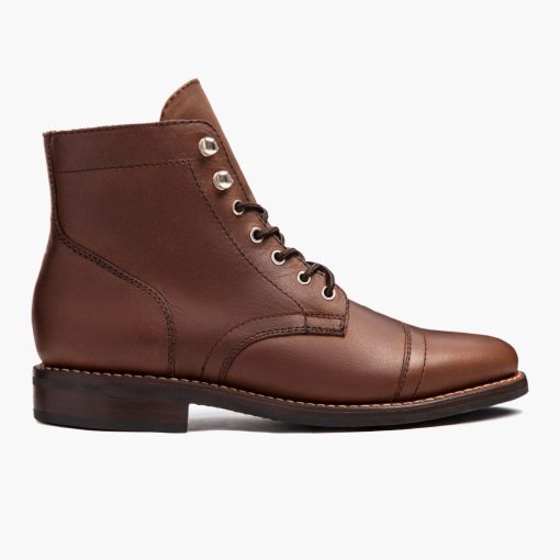 Captain | Walnut