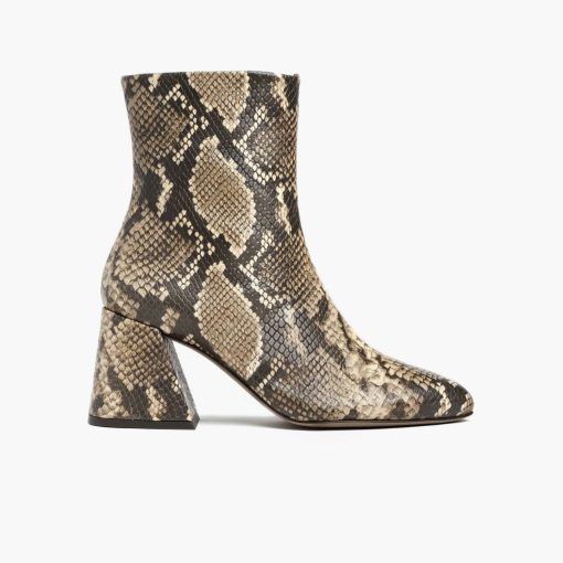 Heartbreaker | Saddle
